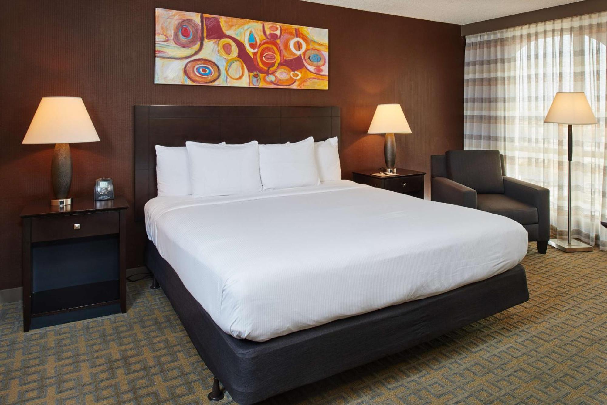 Doubletree By Hilton Dallas Market Center Exterior foto