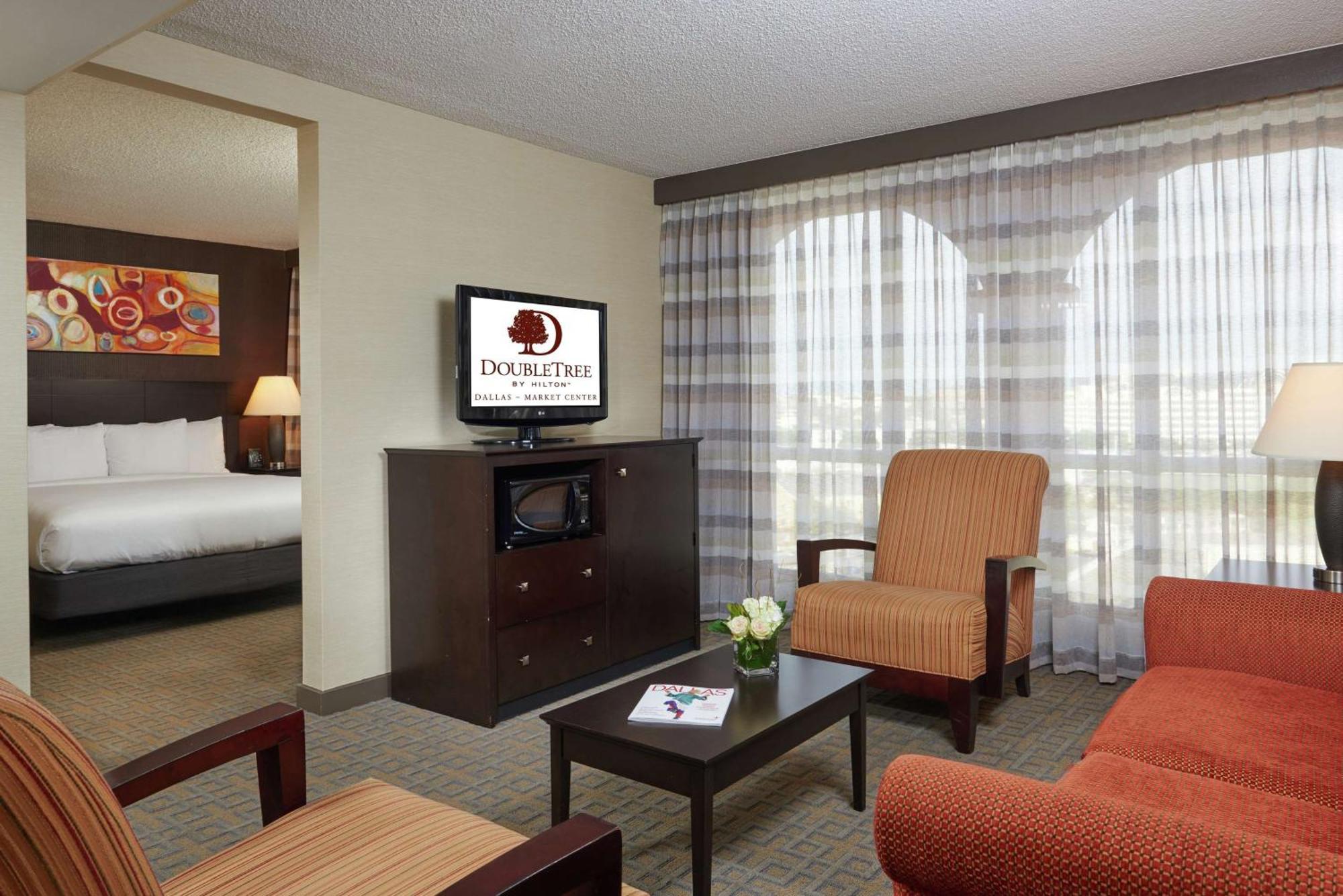 Doubletree By Hilton Dallas Market Center Exterior foto