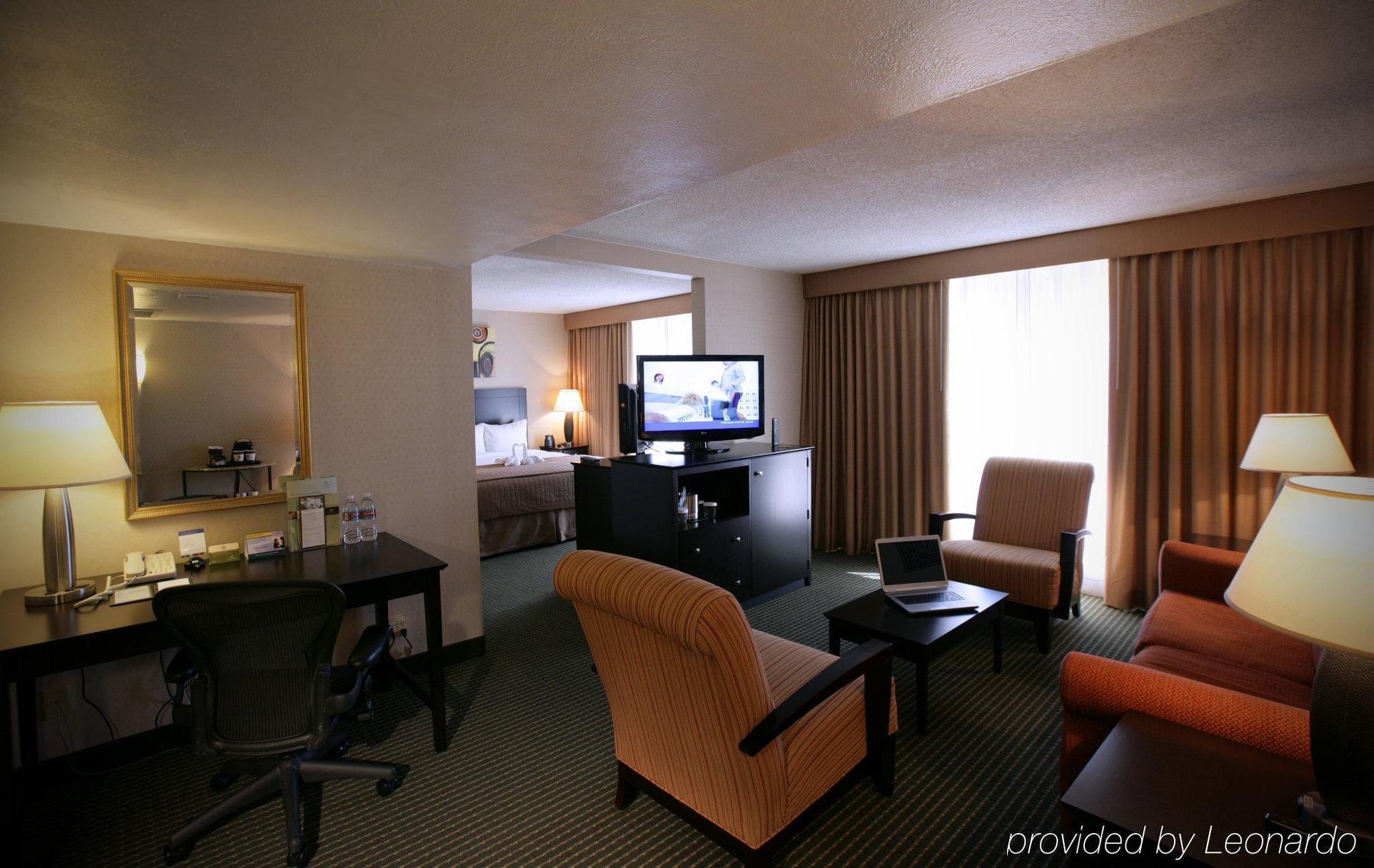 Doubletree By Hilton Dallas Market Center Habitación foto