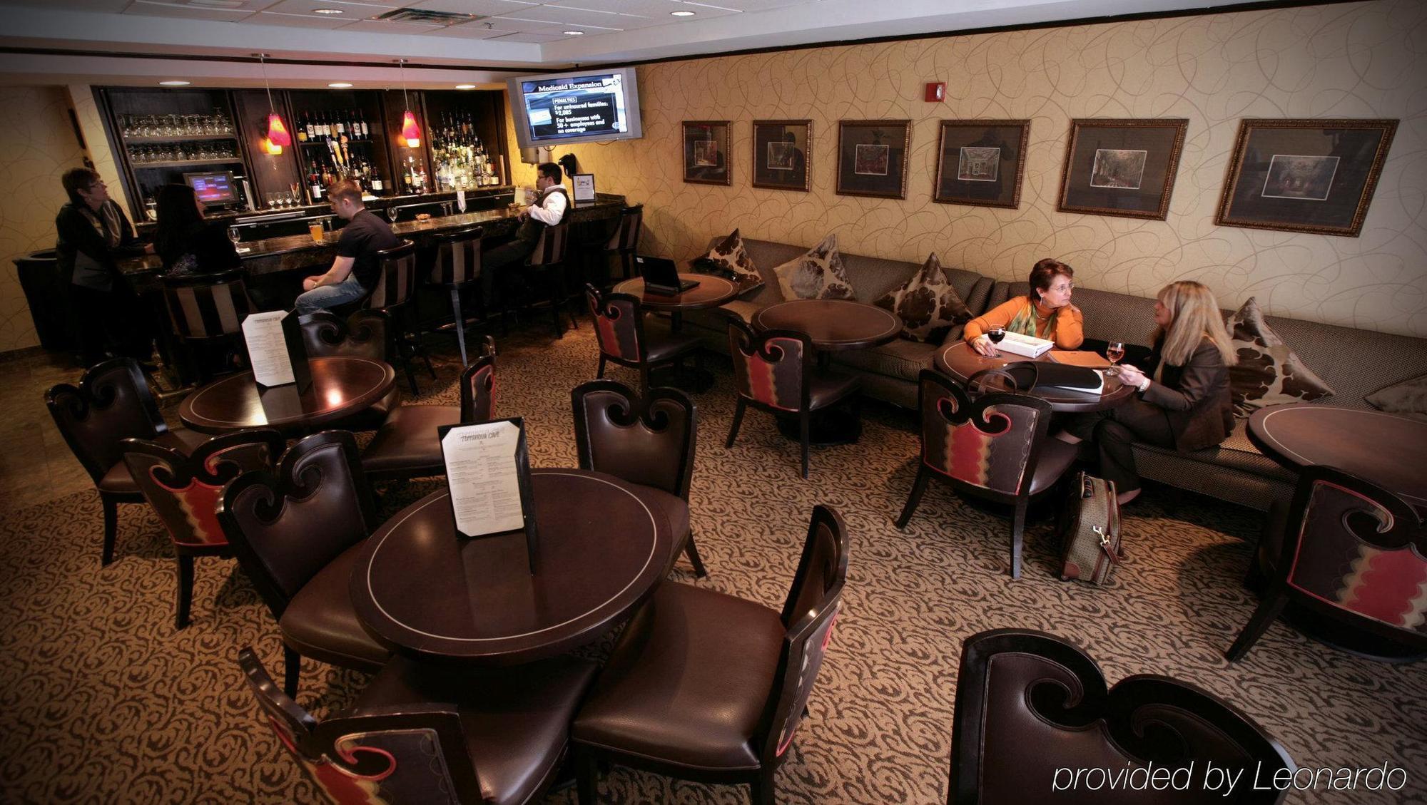 Doubletree By Hilton Dallas Market Center Restaurante foto